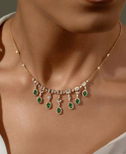 Emerald Elegance – Oval Green Gemstone & Diamond Necklace 