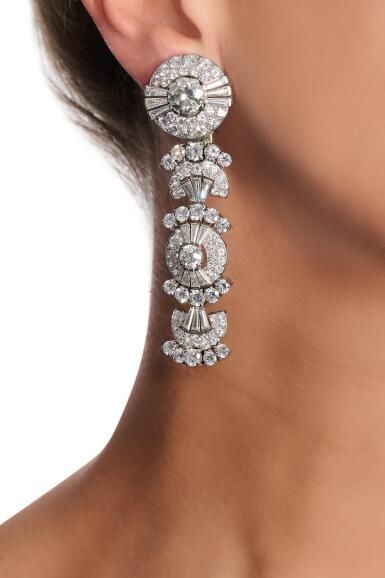 Pair of Diamond Pendant Earring 