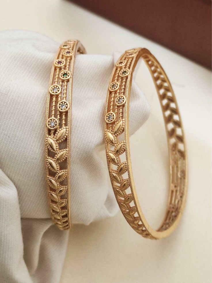 Premium-quality-bangles-kada-bangle-set.jpeg